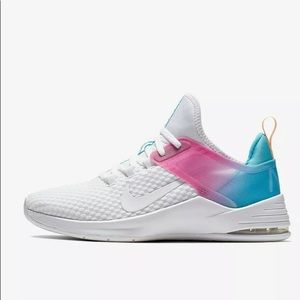 Nike Air Max Bella TR 2 size 9.5
